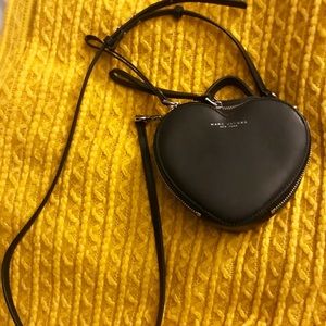 Marc Jacobs Heart Crossbody (black)